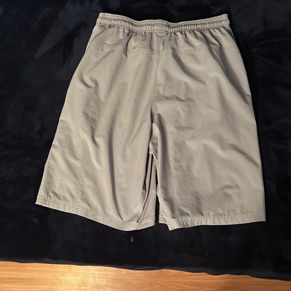 Grey Nike shorts - Picture 4 of 4